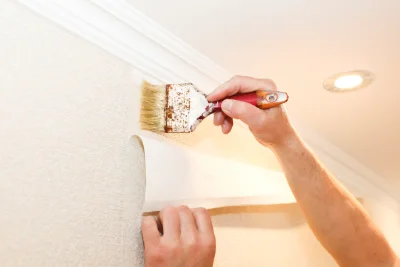 Pose de papier peint à Pernes — revêtements muraux et toiles de verre